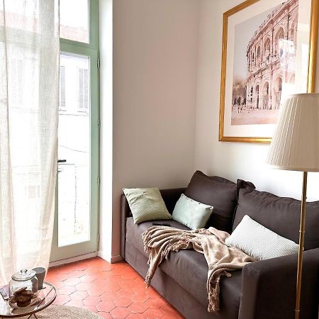 ニームLe Petit Provencalアパートメント エクステリア 写真