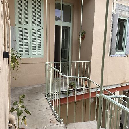 ニームLe Petit Provencalアパートメント エクステリア 写真