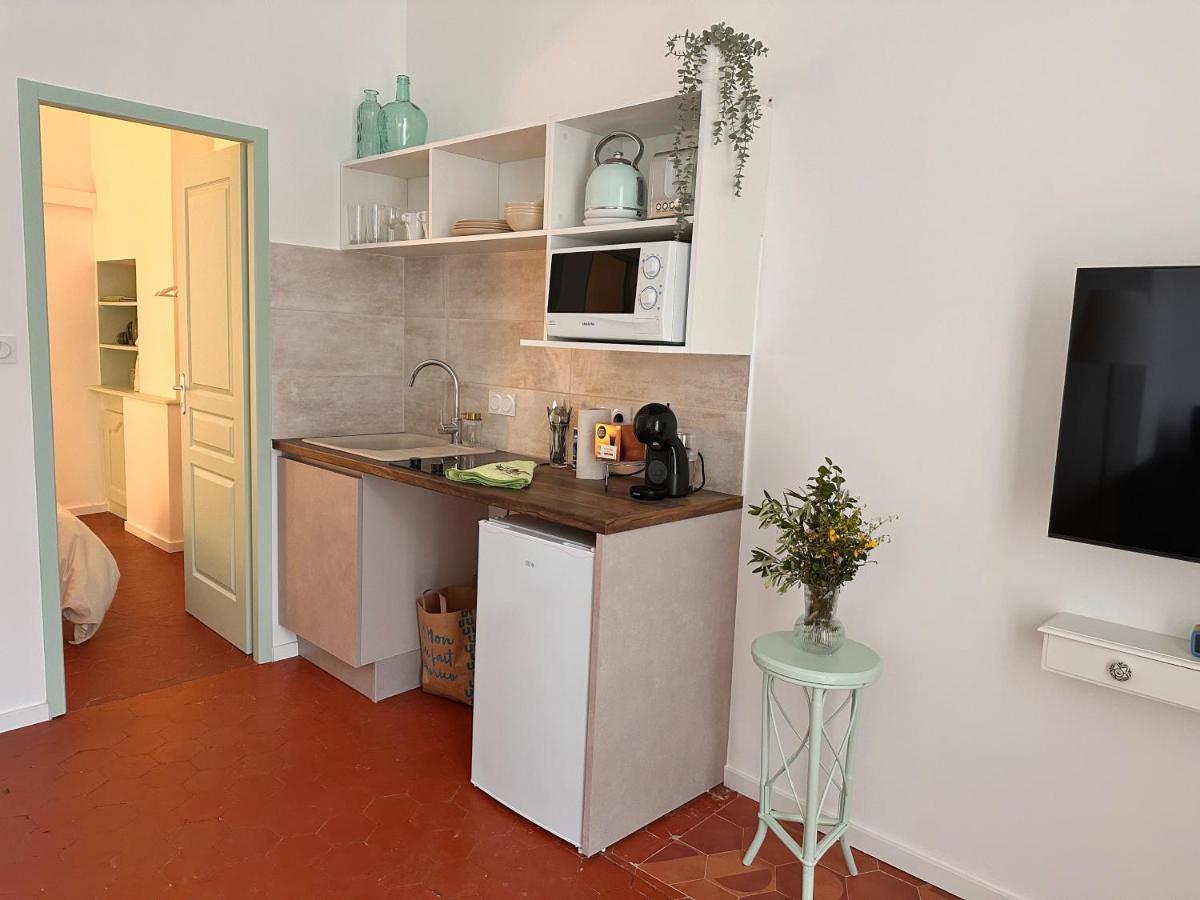 ニームLe Petit Provencalアパートメント エクステリア 写真