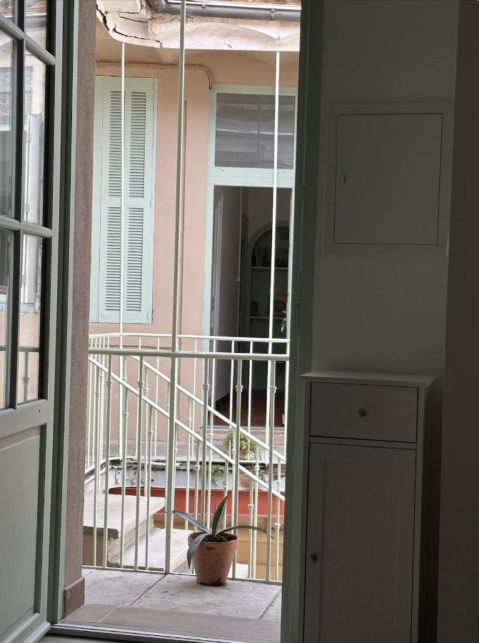 ニームLe Petit Provencalアパートメント エクステリア 写真